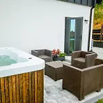 Nyaraló Na Szczycie - Jeden Na Dzialce Oraz Balia Jacuzzi Na Wylacznosc Krzeszna