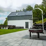 Na Szczycie - Jeden Na Dzialce Oraz Balia Jacuzzi Na Wylacznosc Nyaraló Krzeszna